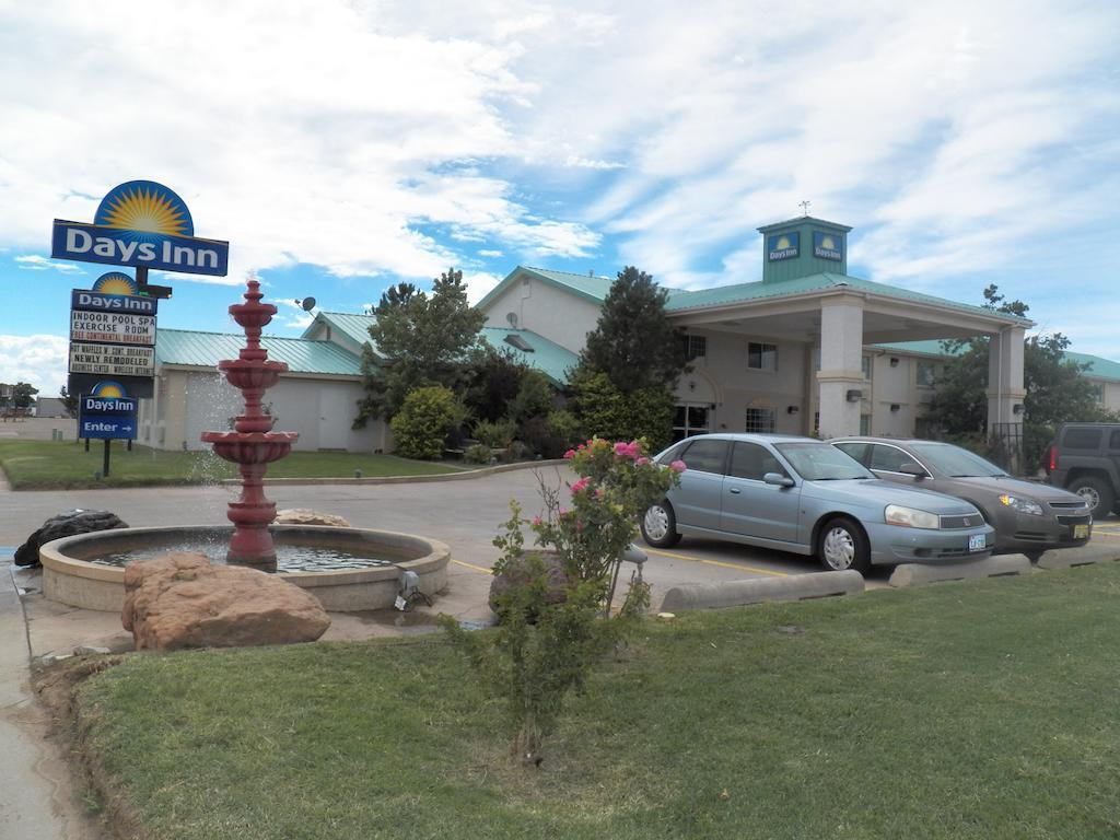 Days Inn By Wyndham Dalhart Bagian luar foto